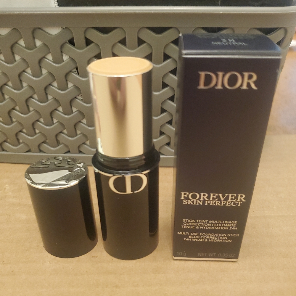 Dior Forever Skin Perfect Multi-Use Foundation Stick Blur Perfection 2N NEUTRAL